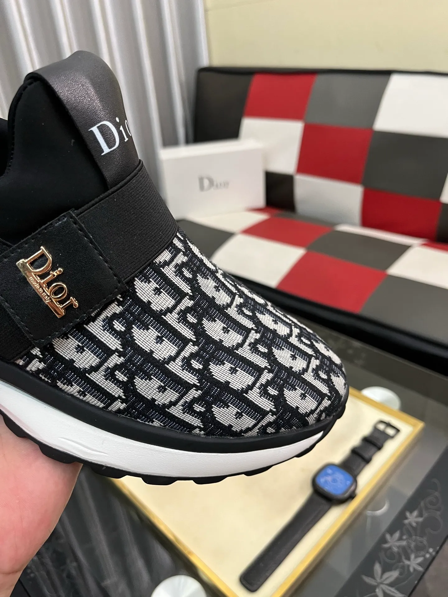 Men's Men's Shoes 💰458⌚️⌚️Dior [Dior] men's casual and trendy shoes are on the market! Strong British fashion style, the upper is made of nubuck leather with printed fabrics, comfortable pigskin lining, and original molded outsole. Designed by European and American masters, the perfect shape creates high quality, super versatile and very comfortable. High-end without losing taste, fashionable and novel! Code number: 38～442️⃣Colors available